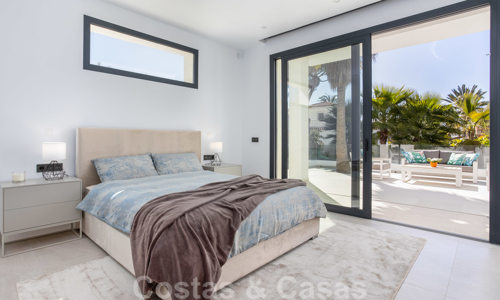 VENDIDO. Hermosa y moderna villa cerca de la playa, lista para mudarse, Marbella Este. Precio reducido. 24794