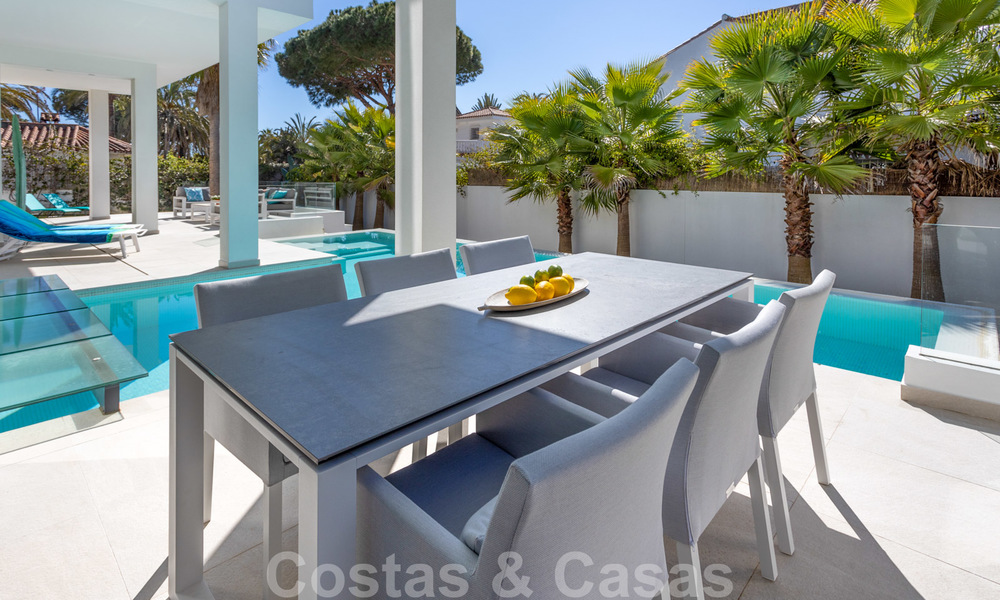 VENDIDO. Hermosa y moderna villa cerca de la playa, lista para mudarse, Marbella Este. Precio reducido. 24800