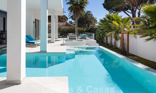 VENDIDO. Hermosa y moderna villa cerca de la playa, lista para mudarse, Marbella Este. Precio reducido. 24801 