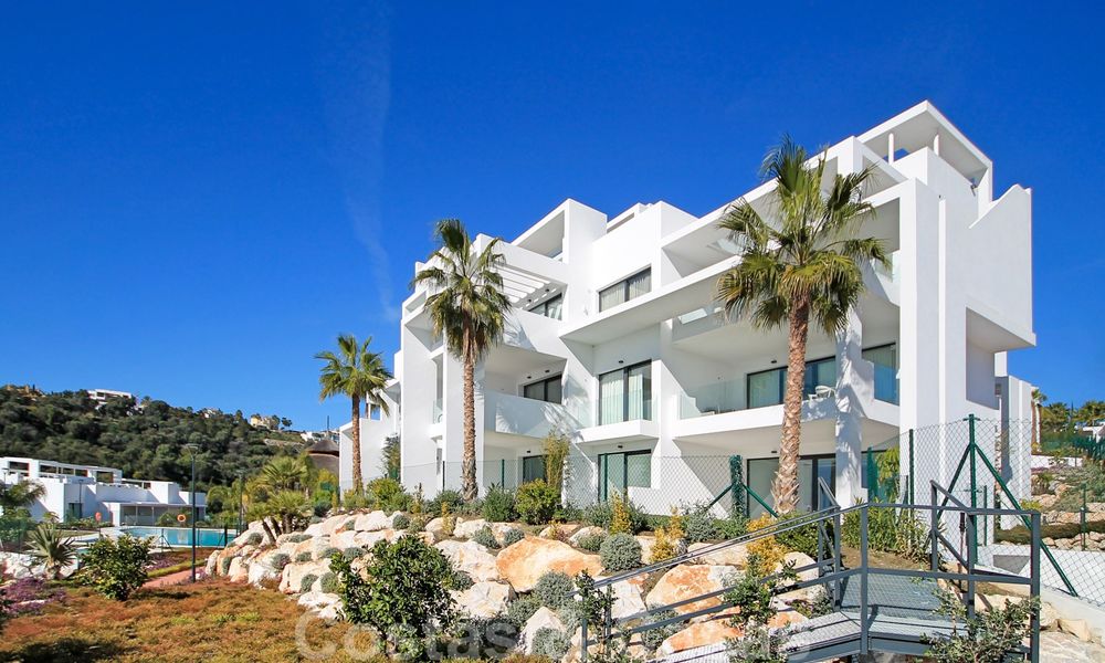 Moderno ático en venta con vistas al campo de golf y al mar Mediterráneo en Benahavis - Marbella 24862
