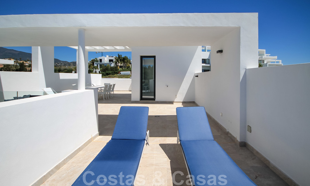 Moderno ático en venta con vistas al campo de golf y al mar Mediterráneo en Benahavis - Marbella 24873