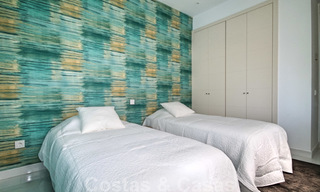 Moderno apartamento en venta con vistas al campo de golf en Benahavis - Marbella 24887 