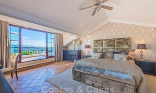 Gran villa de lujo en venta con impresionantes vistas panorámicas sobre el valle del golf, las montañas y el mar Mediterráneo en Nueva Andalucía, Marbella 25002 