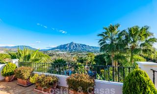 Gran villa de lujo en venta con impresionantes vistas panorámicas sobre el valle del golf, las montañas y el mar Mediterráneo en Nueva Andalucía, Marbella 25011 