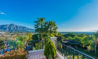 Gran villa de lujo en venta con impresionantes vistas panorámicas sobre el valle del golf, las montañas y el mar Mediterráneo en Nueva Andalucía, Marbella 25012 