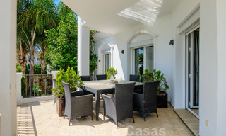 Villa independiente de estilo clásico en venta en la codiciada Nueva Andalucía, Marbella 25093 