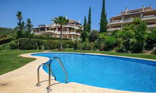 Amplio apartamentos de lujo con una gran terraza y vistas panorámicas, en un elegante complejo rodeado de un campo de golf en Marbella - Benahavis 25168 