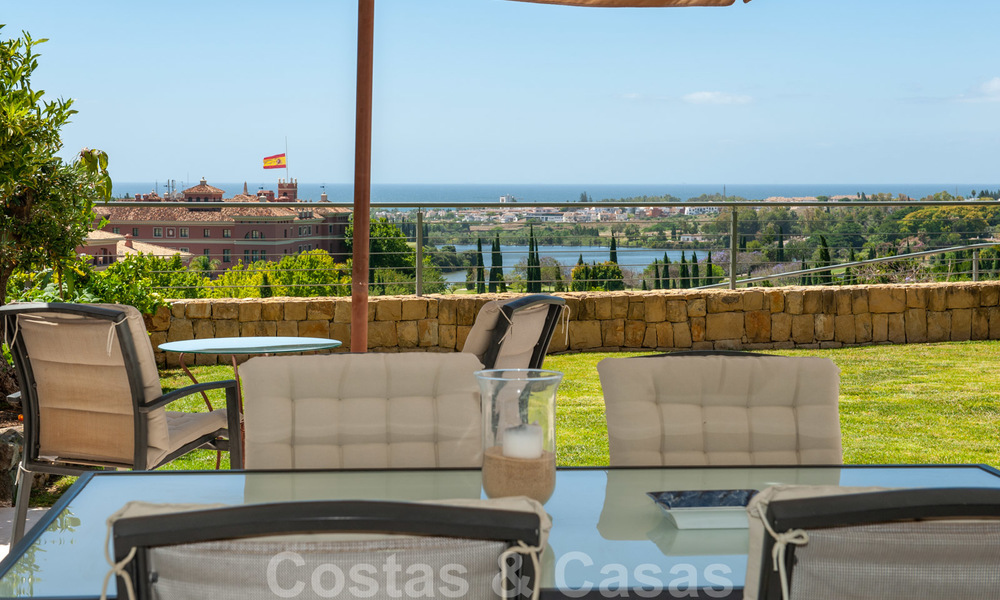 Moderno apartamento en primera línea de golf con preciosas vistas al golf y al mar en venta en Los Flamingos Golf en Marbella - Benahavis 25127