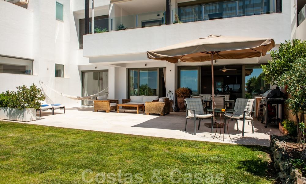 Moderno apartamento en primera línea de golf con preciosas vistas al golf y al mar en venta en Los Flamingos Golf en Marbella - Benahavis 25135