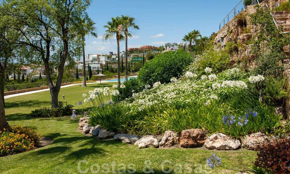 Moderno apartamento en primera línea de golf con preciosas vistas al golf y al mar en venta en Los Flamingos Golf en Marbella - Benahavis 25148