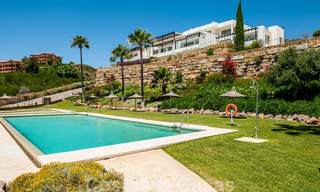 Moderno apartamento en primera línea de golf con preciosas vistas al golf y al mar en venta en Los Flamingos Golf en Marbella - Benahavis 25149 