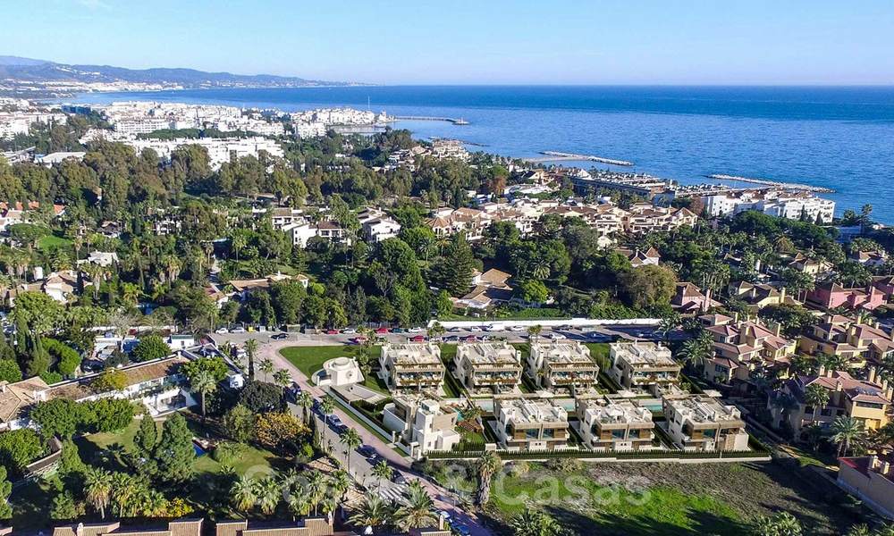 Se venden modernas villas adosadas a 300 metros de la playa - Puerto Banús, Marbella 25097