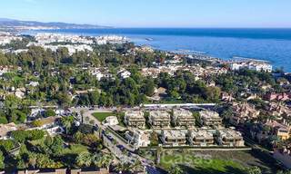 Se venden modernas villas adosadas a 300 metros de la playa - Puerto Banús, Marbella 25097 