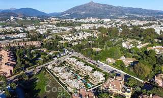 Se venden modernas villas adosadas a 300 metros de la playa - Puerto Banús, Marbella 25099 