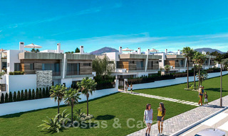 Se venden modernas villas adosadas a 300 metros de la playa - Puerto Banús, Marbella 25101 