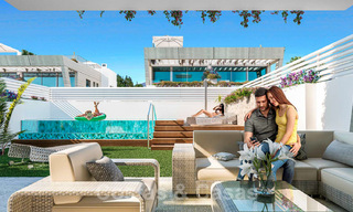 Se venden modernas villas adosadas a 300 metros de la playa - Puerto Banús, Marbella 25106 