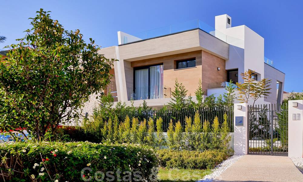 Se venden modernas villas adosadas a 300 metros de la playa - Puerto Banús, Marbella 31644