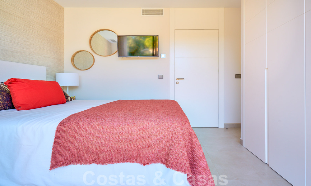Se venden modernas villas adosadas a 300 metros de la playa - Puerto Banús, Marbella 31653