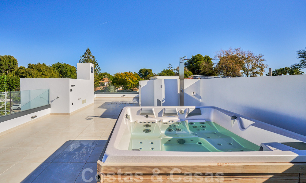Se venden modernas villas adosadas a 300 metros de la playa - Puerto Banús, Marbella 31663