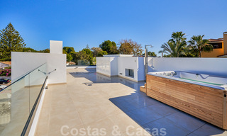Se venden modernas villas adosadas a 300 metros de la playa - Puerto Banús, Marbella 31664 