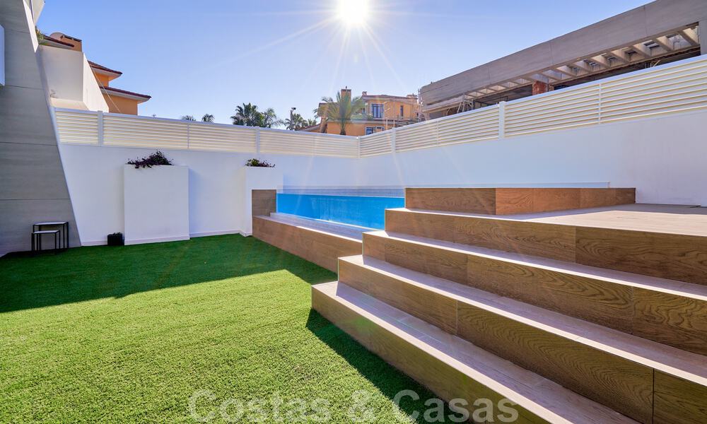 Se venden modernas villas adosadas a 300 metros de la playa - Puerto Banús, Marbella 31671