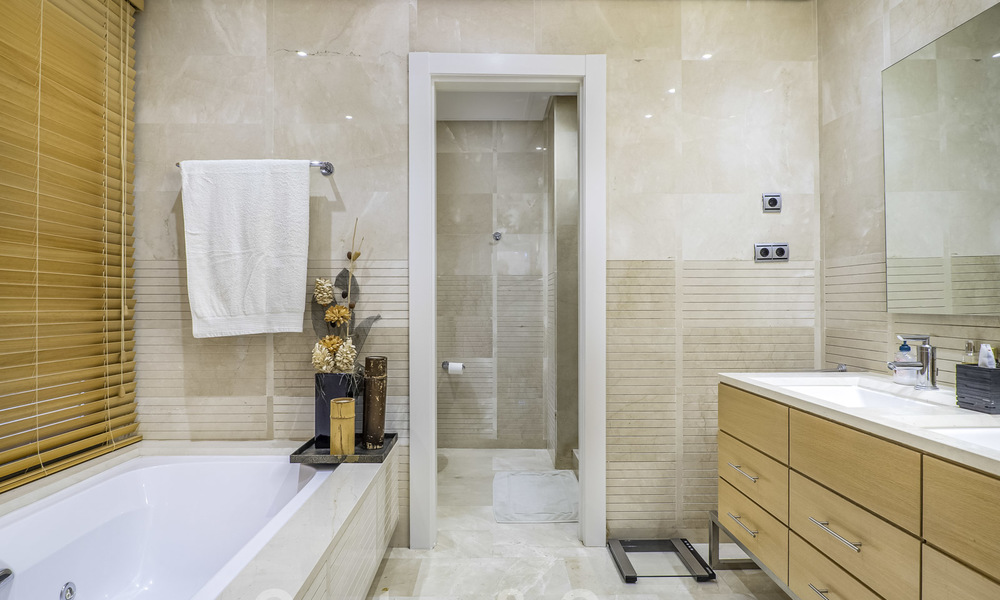 Mansion Club: Apartamentos de lujo a la venta en un prestigioso complejo en la Milla de Oro en Marbella 25268