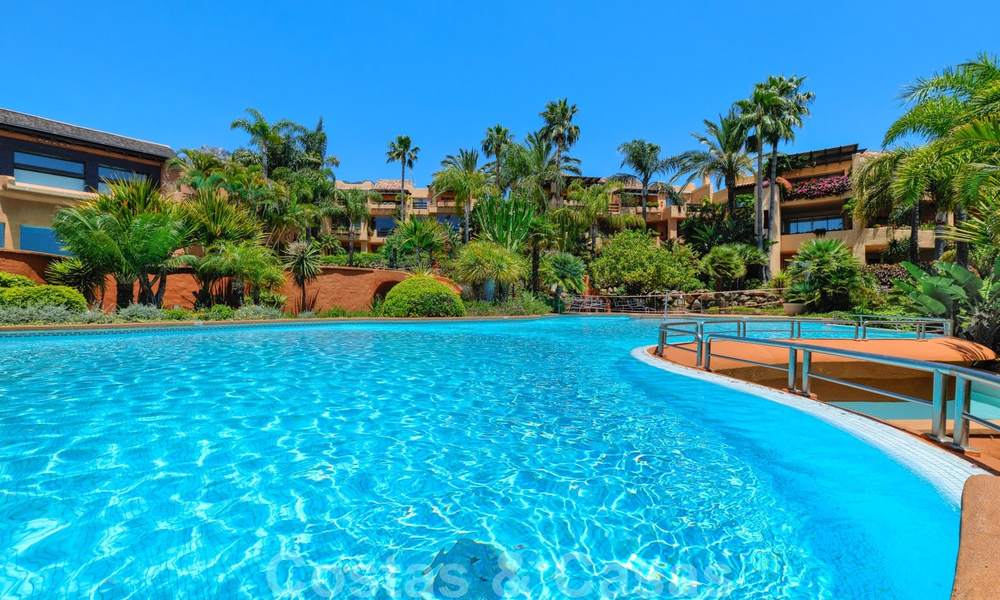 Mansion Club: Apartamentos de lujo a la venta en un prestigioso complejo en la Milla de Oro en Marbella 25313