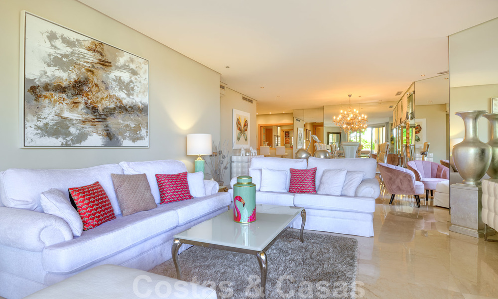 Mansion Club: Apartamentos de lujo a la venta en un prestigioso complejo en la Milla de Oro en Marbella 25321
