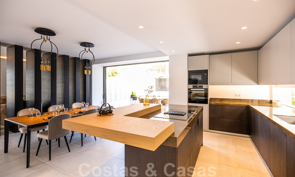 Villa de lujo ultramoderna, lista para entrar a vivir, en venta con vistas al mar en Marbella - Benahavis 35669