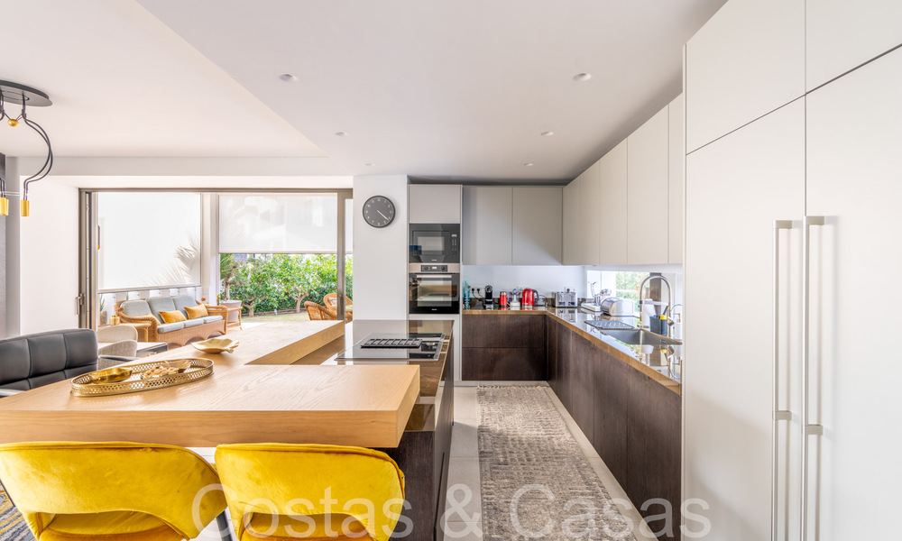 Villa de lujo ultramoderna, lista para entrar a vivir, en venta con vistas al mar en Marbella - Benahavis 68144