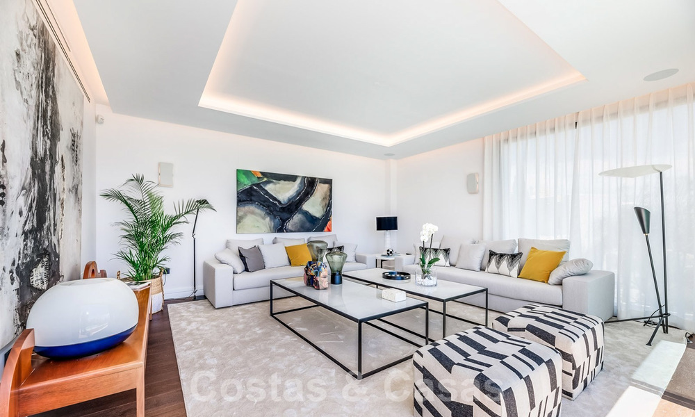 Moderna villa con vistas al mar en venta en Los Flamingos Golf en Marbella - Benahavis. Precio reducido. 26008