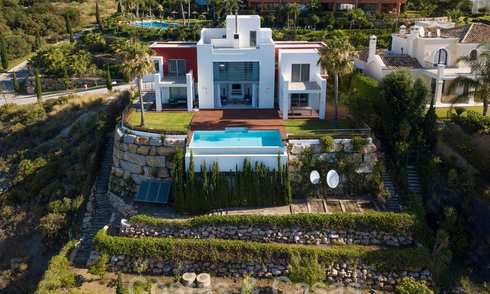 Moderna villa con vistas panorámicas al golf y al mar en venta en Los Flamingos Golf en Marbella - Benahavis 26015