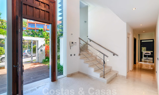 Moderna villa con vistas panorámicas al golf y al mar en venta en Los Flamingos Golf en Marbella - Benahavis 26027 