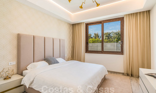 Moderna villa de playa lista para mudarse en venta, en la prestigiosa Guadalmina Baja en Marbella. 26079 
