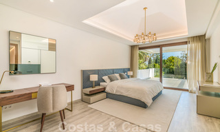 Moderna villa de playa lista para mudarse en venta, en la prestigiosa Guadalmina Baja en Marbella. 26083 