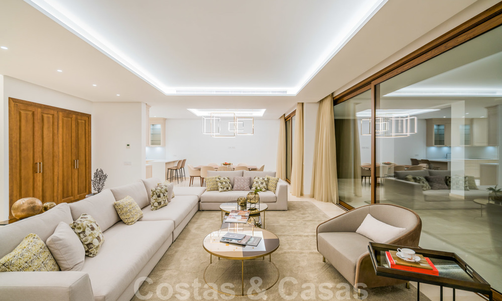 Moderna villa de playa lista para mudarse en venta, en la prestigiosa Guadalmina Baja en Marbella. 26097