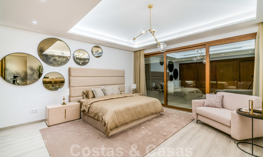 Moderna villa de playa lista para mudarse en venta, en la prestigiosa Guadalmina Baja en Marbella. 26100