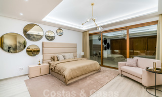 Moderna villa de playa lista para mudarse en venta, en la prestigiosa Guadalmina Baja en Marbella. 26100 