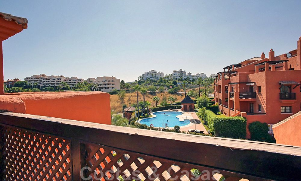 Amplio ático en venta con vistas panorámicas en Marbella - Benahavis 26206