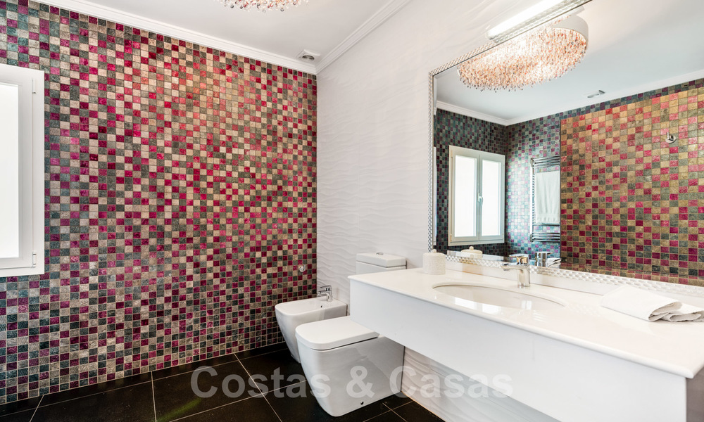 Se vende villa de lujo con vistas panorámicas al mar en Sierra Blanca, Marbella 26409