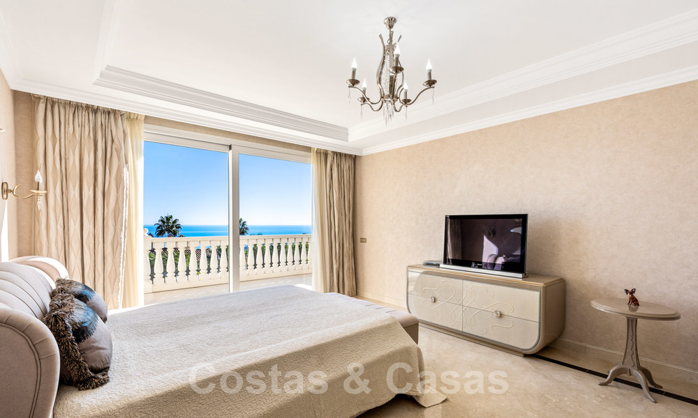 Se vende villa de lujo con vistas panorámicas al mar en Sierra Blanca, Marbella 26418
