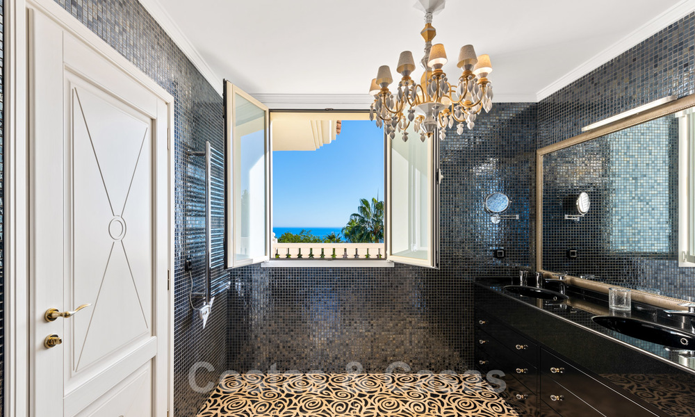 Se vende villa de lujo con vistas panorámicas al mar en Sierra Blanca, Marbella 26422