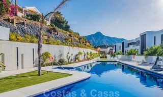 Gran reducción de precio. Amplio y moderno apartamento de lujo en venta, con vistas al mar y listo para entrar a vivir, Nueva Andalucía, Marbella 26875 