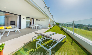 Gran reducción de precio. Amplio y moderno apartamento de lujo en venta, con vistas al mar y listo para entrar a vivir, Nueva Andalucía, Marbella 26885 