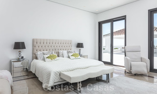 Se vende una lujosa villa renovada de estilo mediterráneo en la exclusiva Cascada de Camojan, en la Milla de Oro de Marbella 27038 