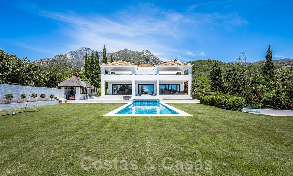 Se vende una lujosa villa renovada de estilo mediterráneo en la exclusiva Cascada de Camojan, en la Milla de Oro de Marbella 27061