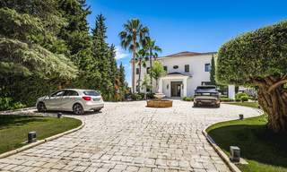 Se vende una lujosa villa renovada de estilo mediterráneo en la exclusiva Cascada de Camojan, en la Milla de Oro de Marbella 27068 