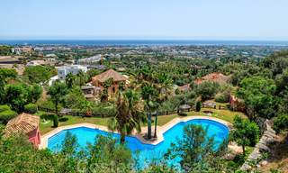 Espacioso apartamento con vistas panorámicas de la costa y el Mar Mediterráneo, listo para mudarse en Benahavis - Marbella 27132 
