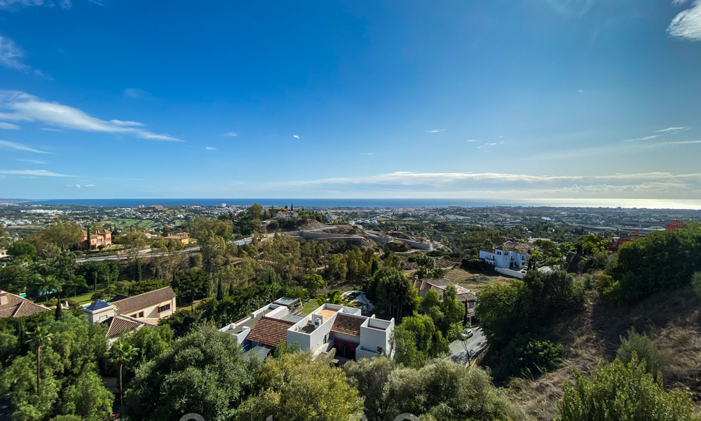 Espacioso apartamento con vistas panorámicas de la costa y el Mar Mediterráneo, listo para mudarse en Benahavis - Marbella 27339