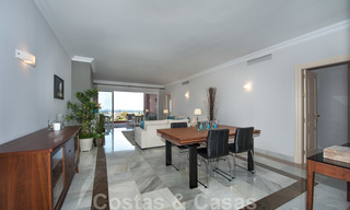 Espacioso apartamento con vistas panorámicas de la costa y el Mar Mediterráneo, listo para mudarse en Benahavis - Marbella 27348 